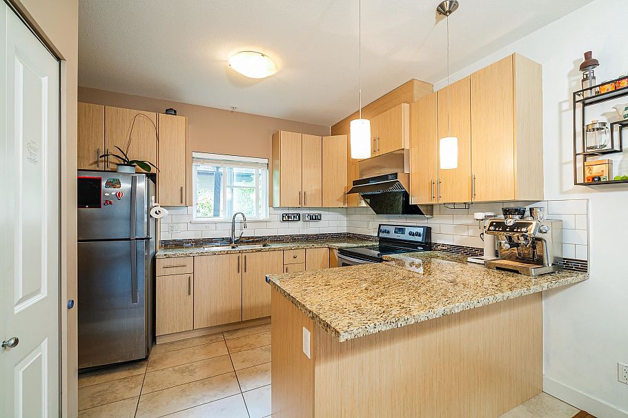 227 3888 Norfolk Street Burnaby, BC - 11
