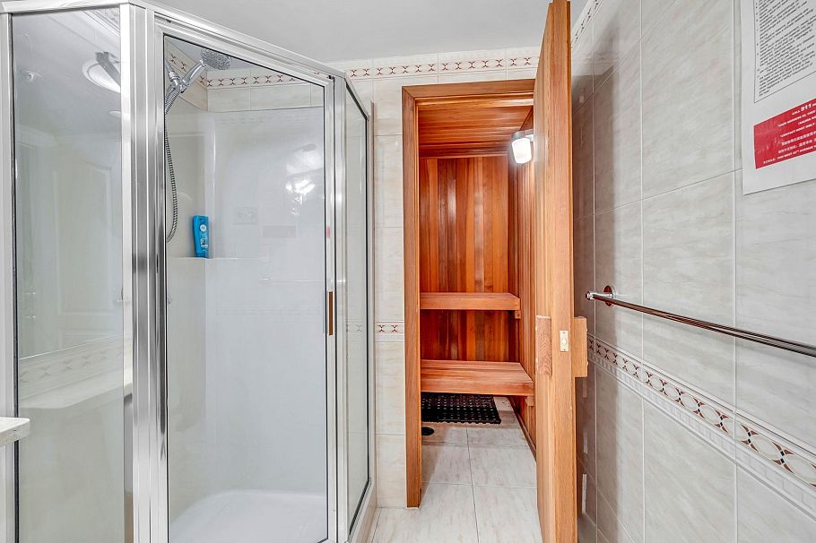 1569 W 35th Avenue Vancouver, BC - 20