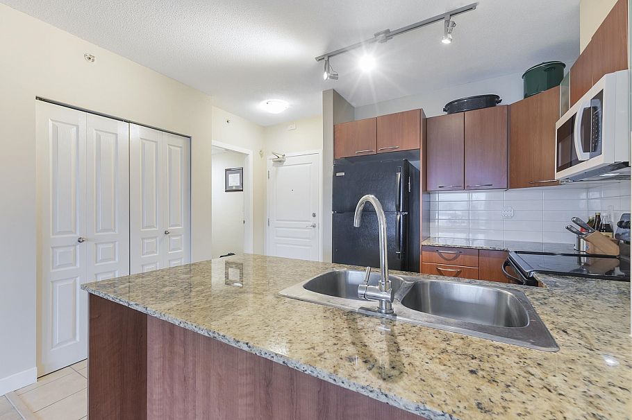 415 4028 Knight Street Vancouver, BC - 9