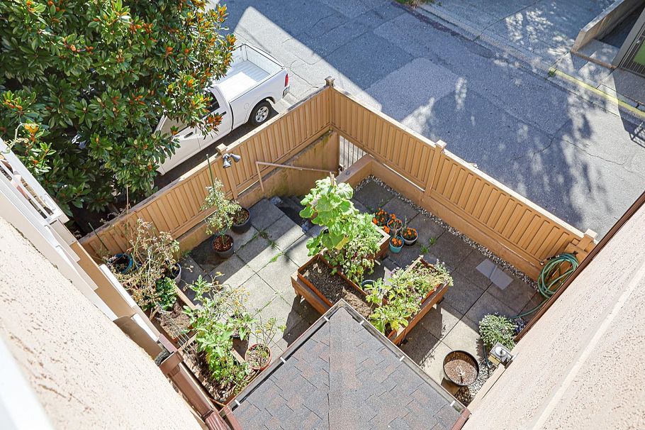 5 890 Broughton Street Vancouver, BC - 6