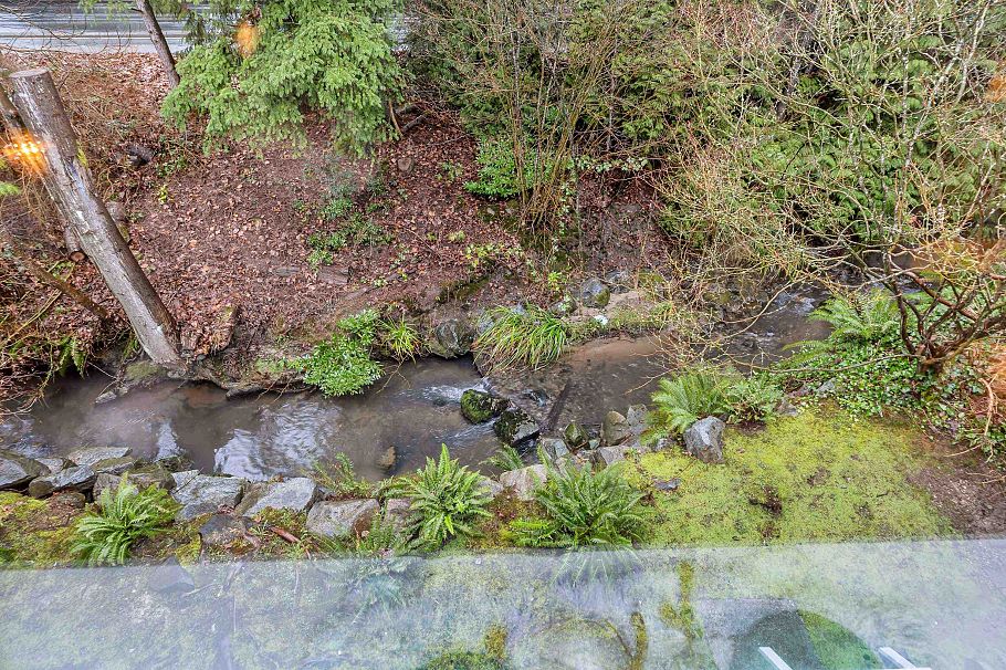 12 3634 Garibaldi Drive North Vancouver, BC - 38