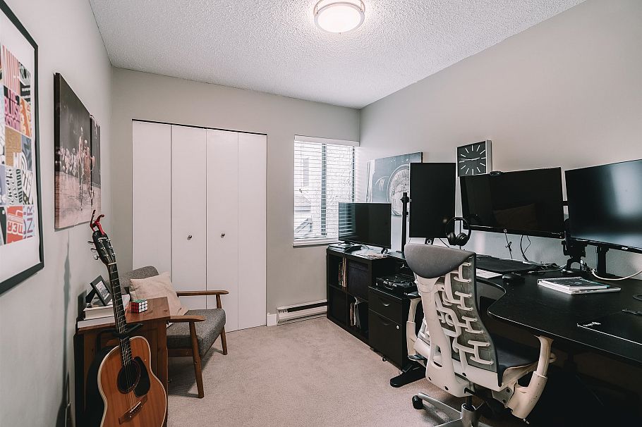 19 230 W 14th Street North Vancouver, BC - 32