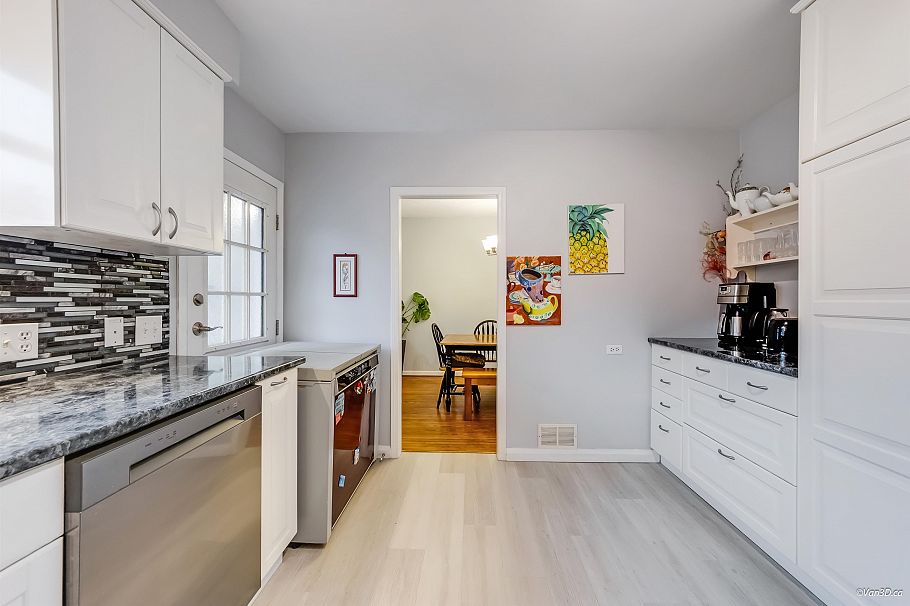 3020 Thorncliffe Drive North Vancouver, BC - 14