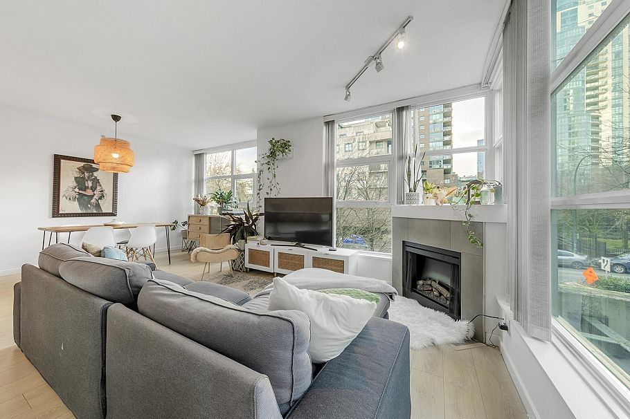 205 189 National Avenue Vancouver, BC - 7