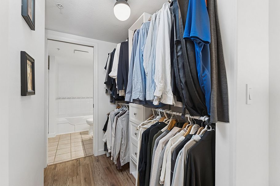 C3 332 Lonsdale Avenue North Vancouver, BC - 8