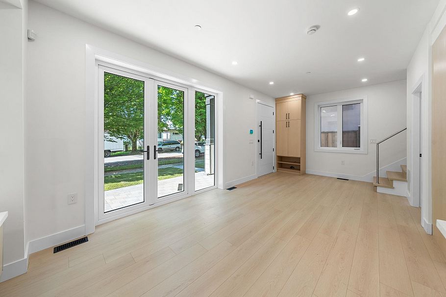 1 3425 Archimedes Street Vancouver, BC - 7