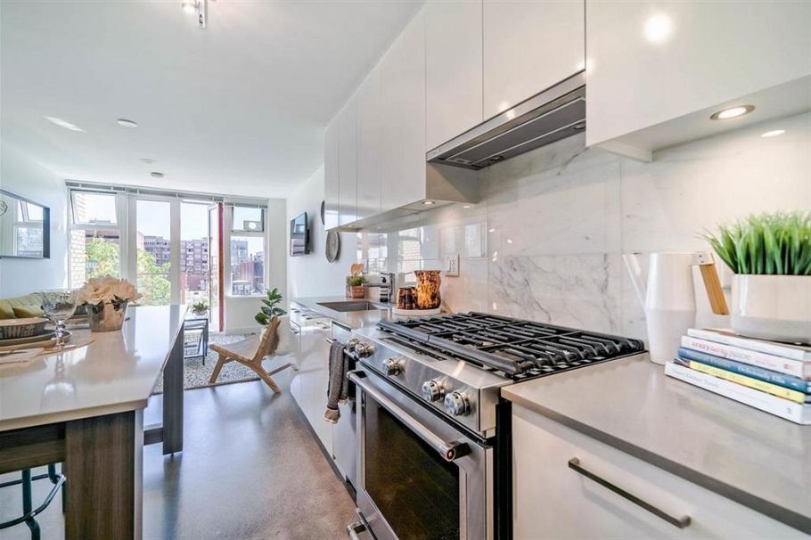 404 231 E Pender Street Vancouver, BC - 5