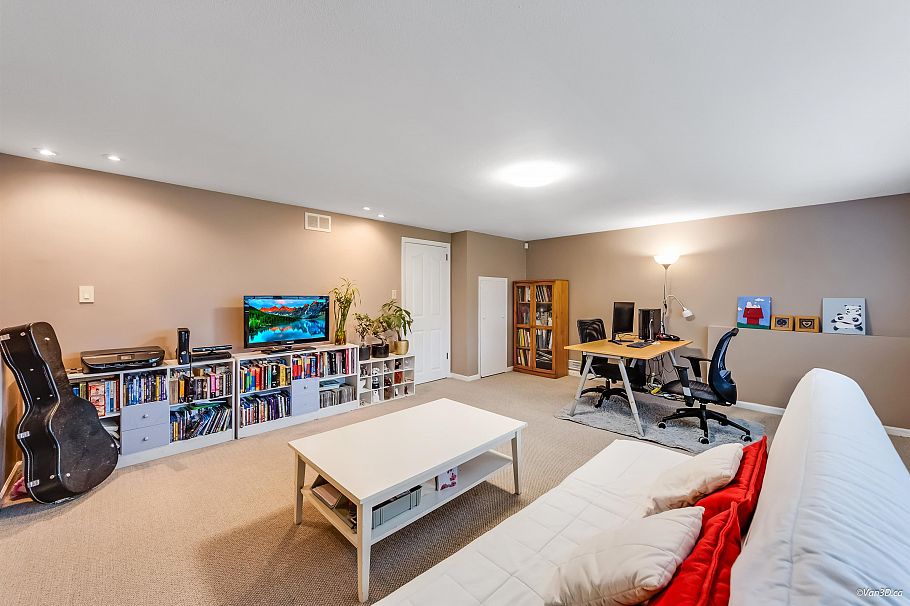 3020 Thorncliffe Drive North Vancouver, BC - 19