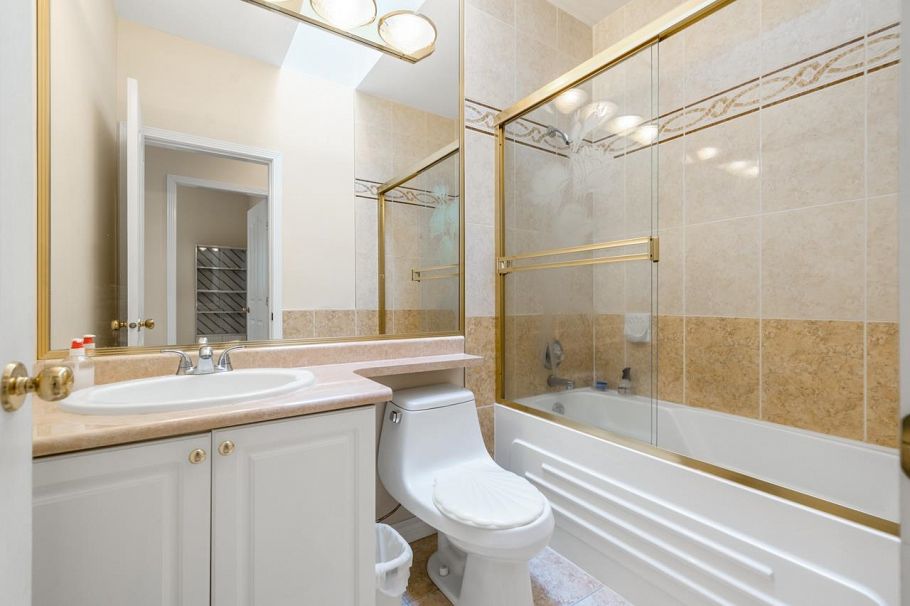 3632 E 28th Avenue Vancouver, BC - 11