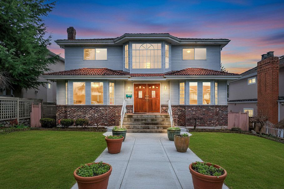 2068 Scarboro Avenue Vancouver, BC - 2