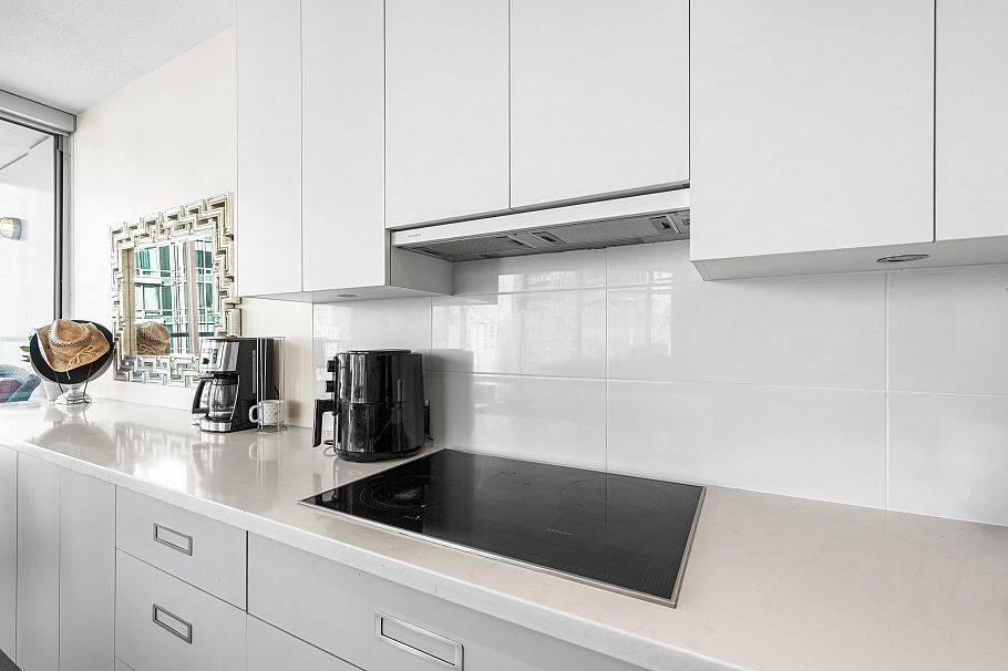 2303 1200 Alberni Street Vancouver, BC - 9