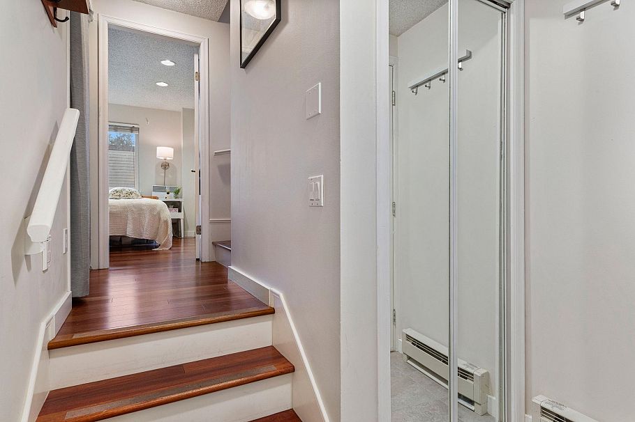 15 877 W 7th Avenue Vancouver, BC - 24