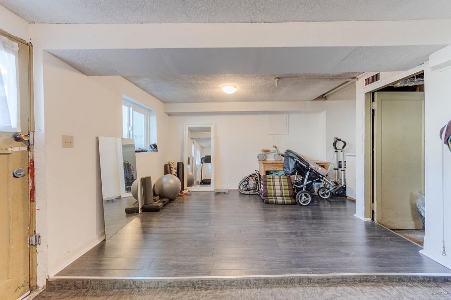 4736 Knight Street Vancouver, BC - 12