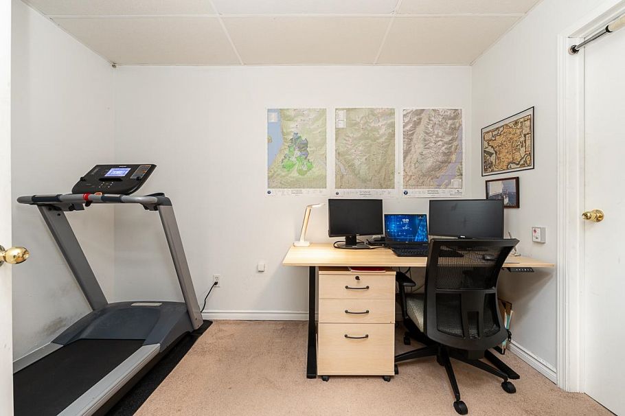 10 901 W 17th Street North Vancouver, BC - 24