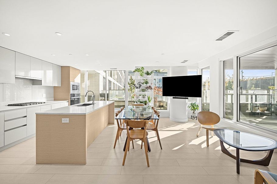 320 3538 Sawmill Crescent Vancouver, BC - 5