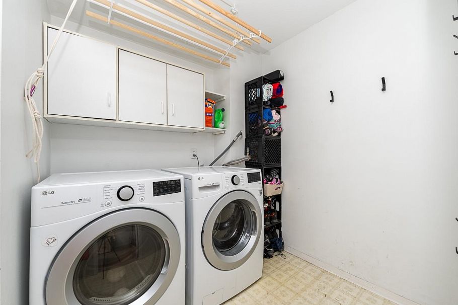 10 901 W 17th Street North Vancouver, BC - 25