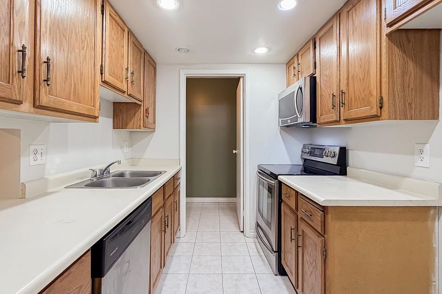 404 6595 Willingdon Avenue Burnaby, BC - 9