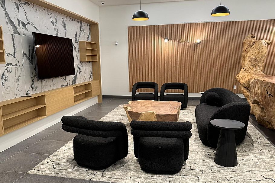 419 422 E 3rd Street North Vancouver, BC - 28