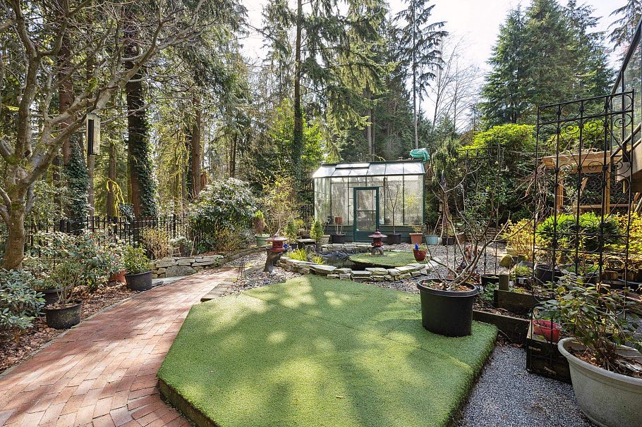 1501 Ostler Court North Vancouver, BC - 30