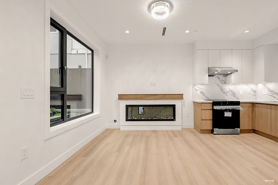 260 E 65th Avenue Vancouver, BC - 6