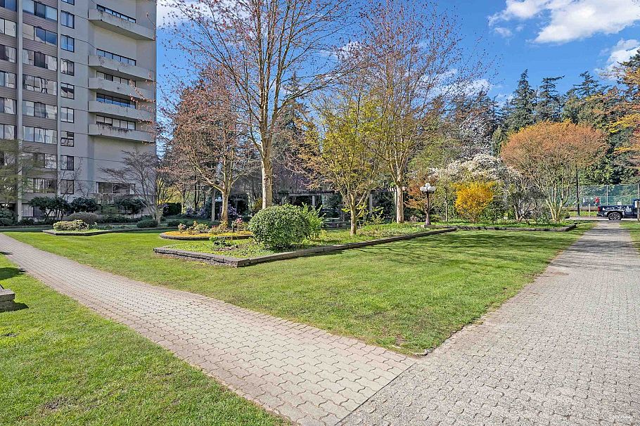 1508 4300 Mayberry Street Burnaby, BC - 2