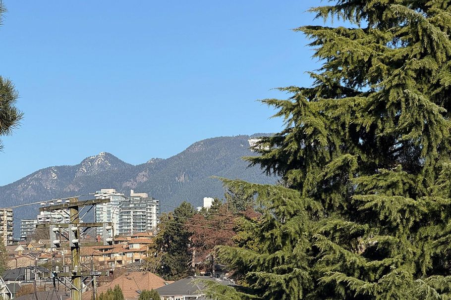 419 422 E 3rd Street North Vancouver, BC - 18