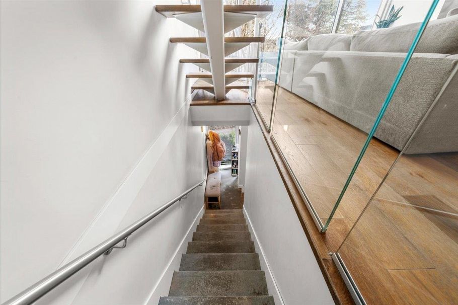 3485 Victoria Drive Vancouver, BC - 4