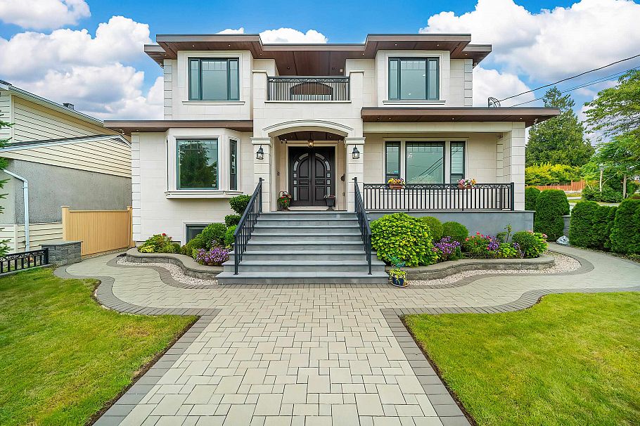 4291 Winnifred Street Burnaby, BC - 1