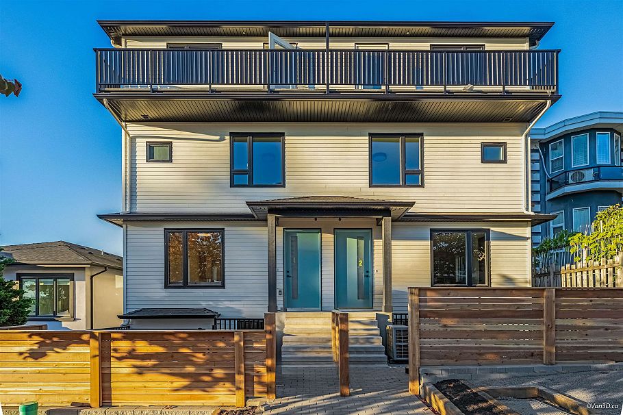 2 4211 Graveley Street Burnaby, BC - 32