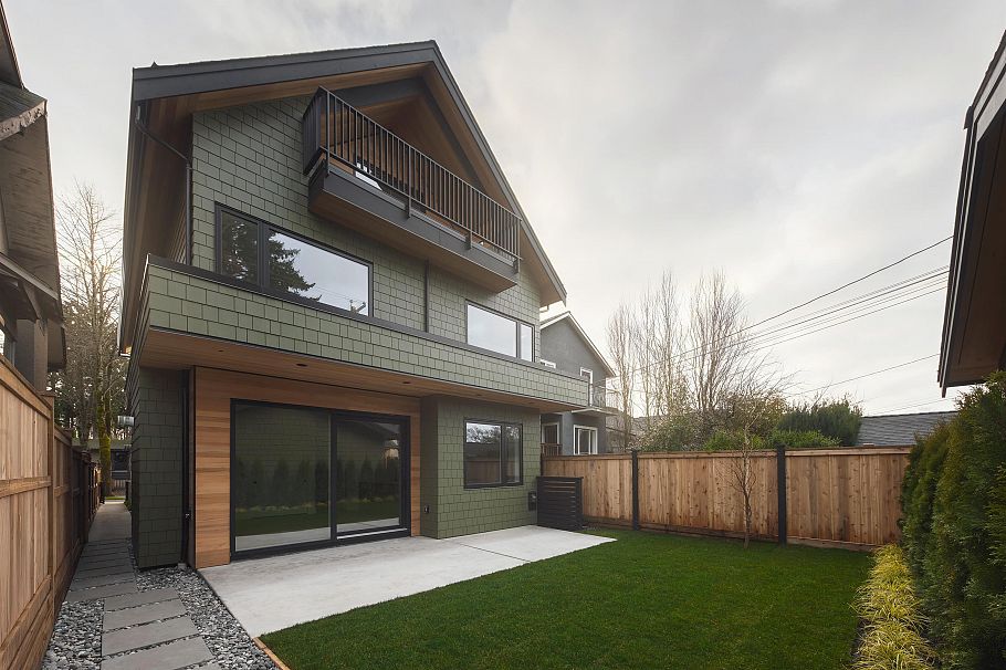 2 2755 W 11th Avenue Vancouver, BC - 1