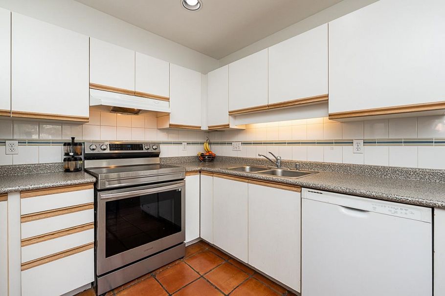 10 901 W 17th Street North Vancouver, BC - 5