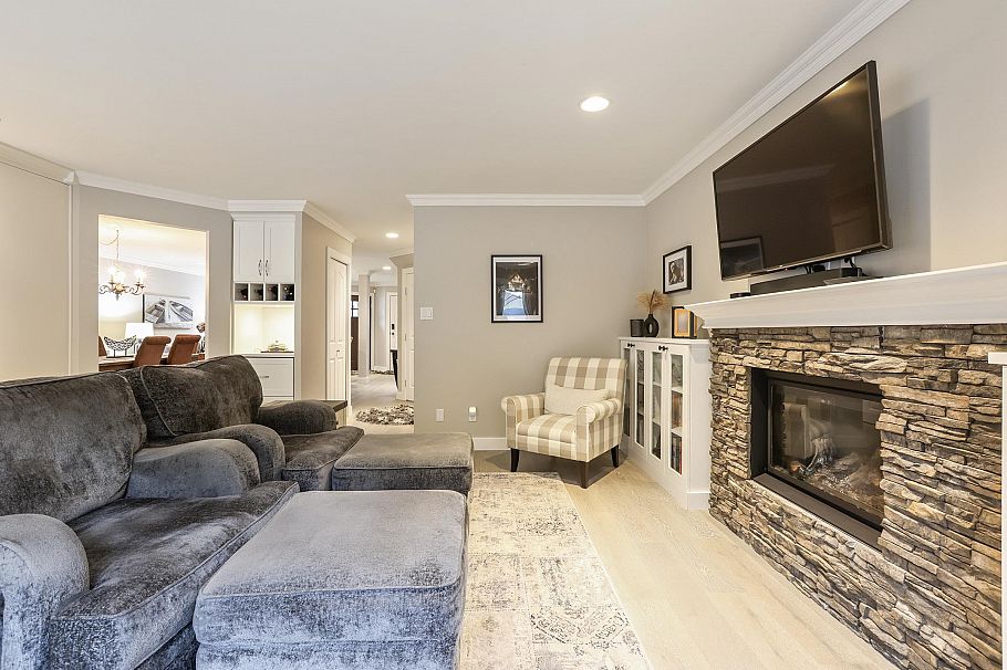 1076 Clements Avenue North Vancouver, BC - 7