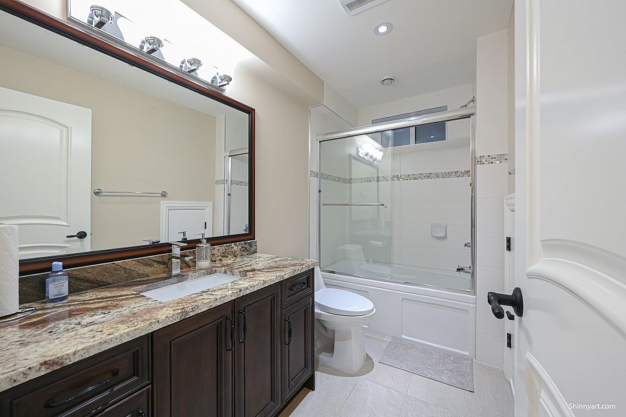 1091 E 55th Avenue Vancouver, BC - 32