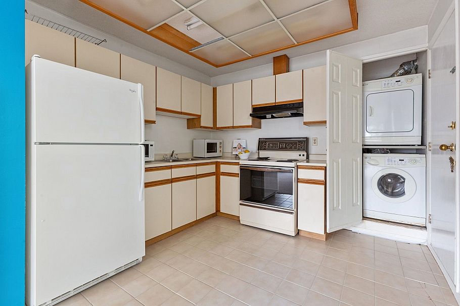 729 W 62nd Avenue Vancouver, BC - 22