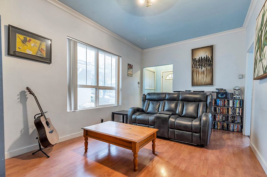 3242 Venables Street Vancouver, BC - 5