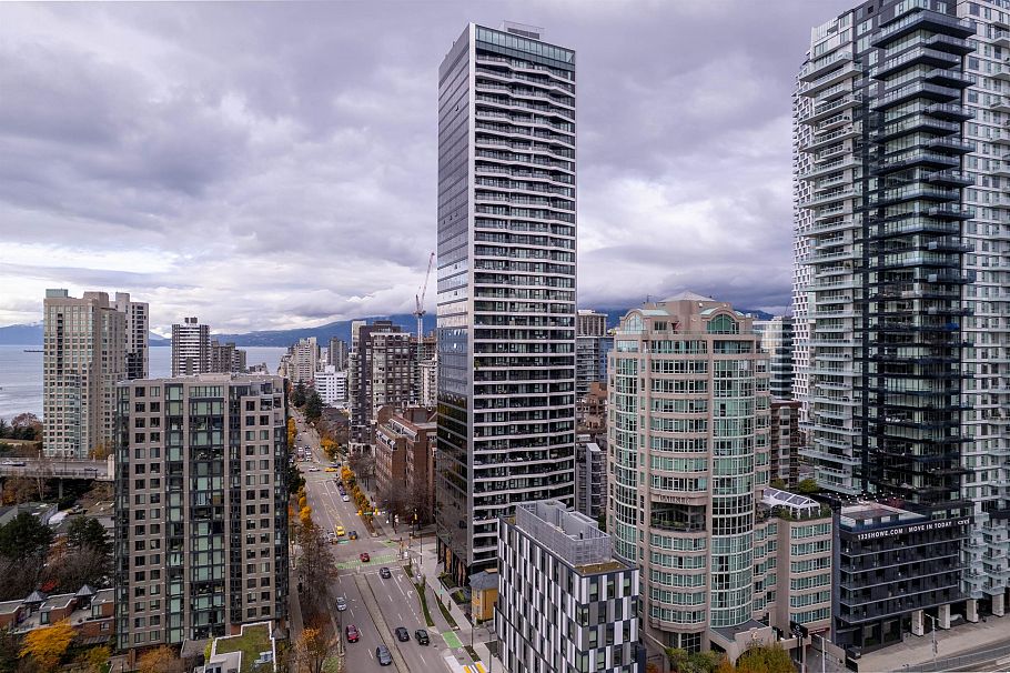 708 889 Pacific Street Vancouver, BC - 4
