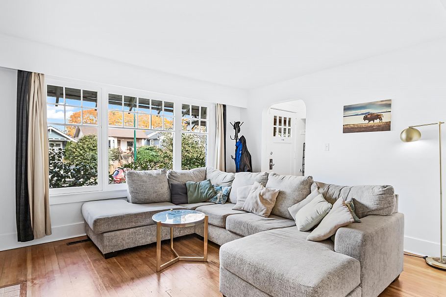 2846 W 8th Avenue Vancouver, BC - 6