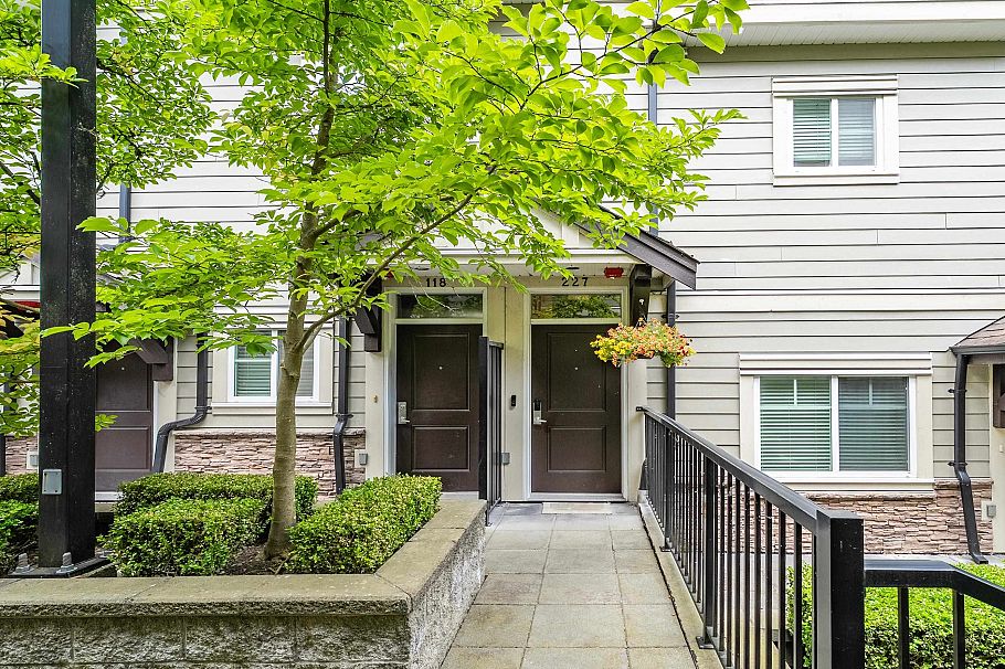 227 3888 Norfolk Street Burnaby, BC - 3