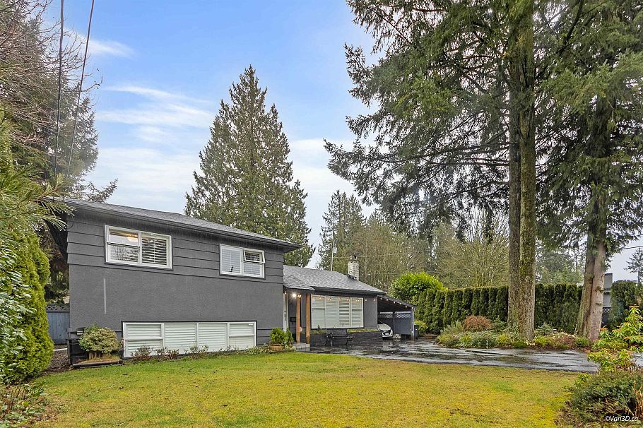 3020 Thorncliffe Drive North Vancouver, BC - 1