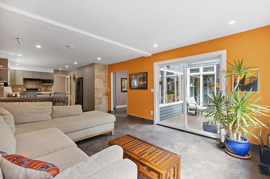 1501 Ostler Court North Vancouver, BC - 16