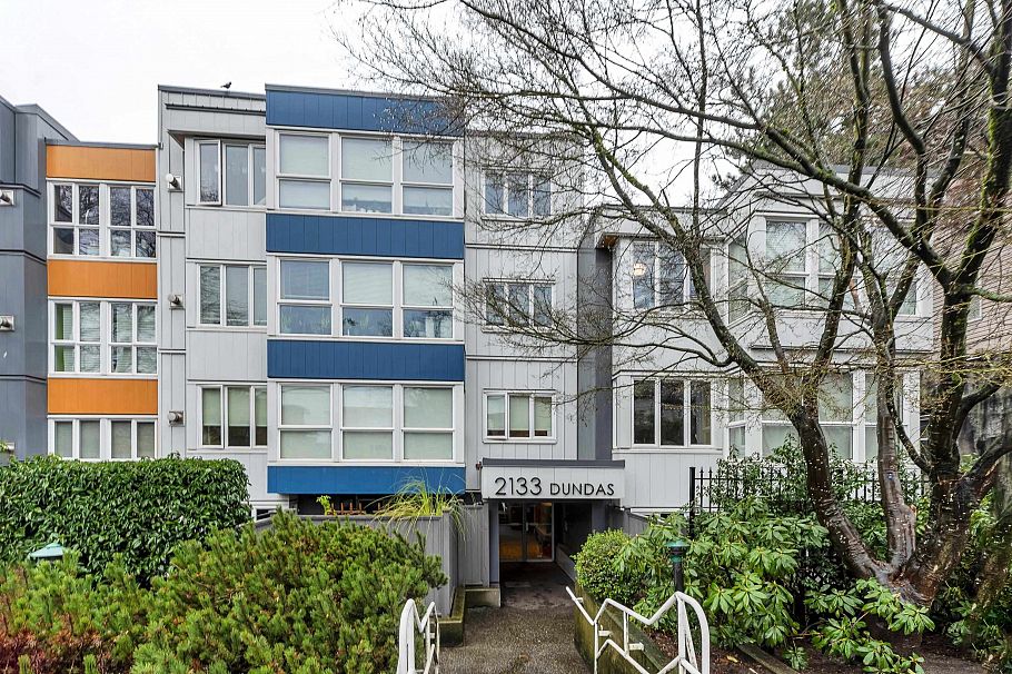 406 2133 Dundas Street Vancouver, BC - 2