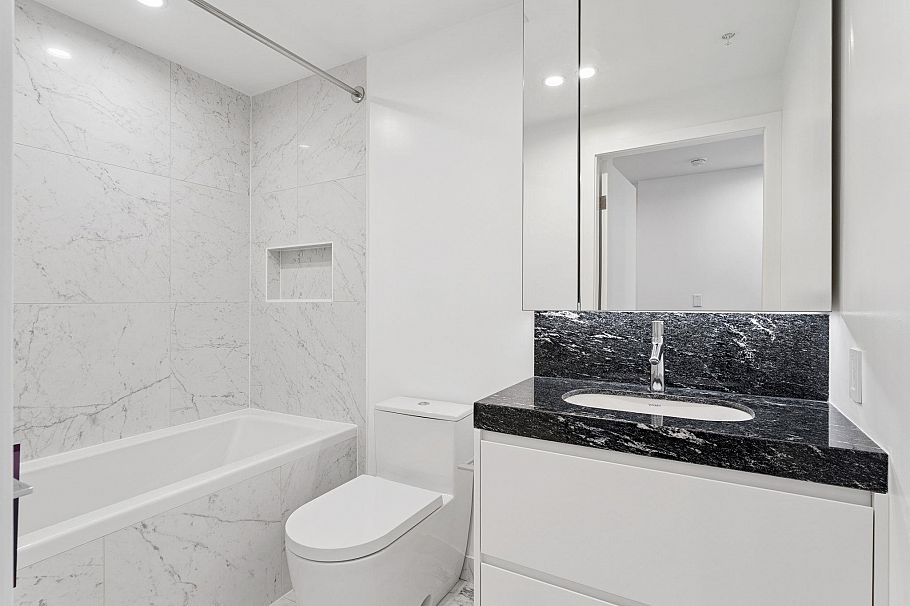 101 3668 W 10th Avenue Vancouver, BC - 27