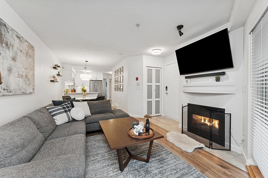 C3 332 Lonsdale Avenue North Vancouver, BC - 6