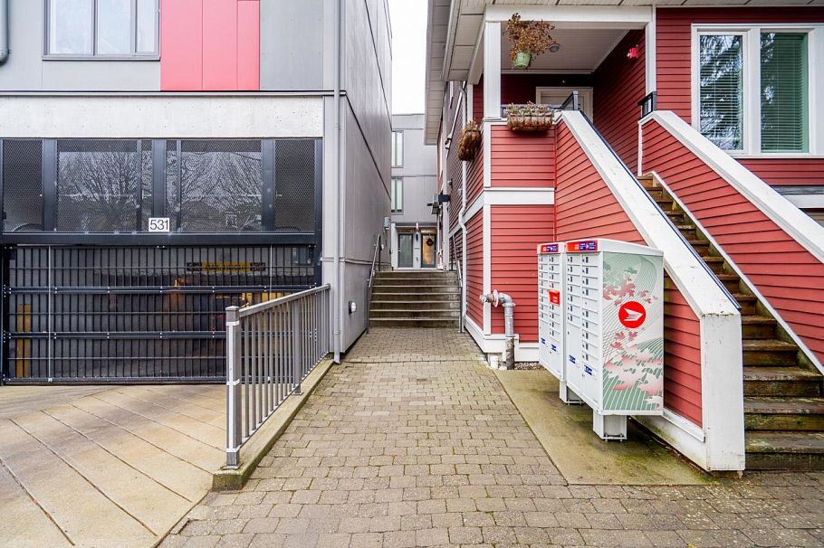 533 E 16 Avenue Vancouver, BC - 26