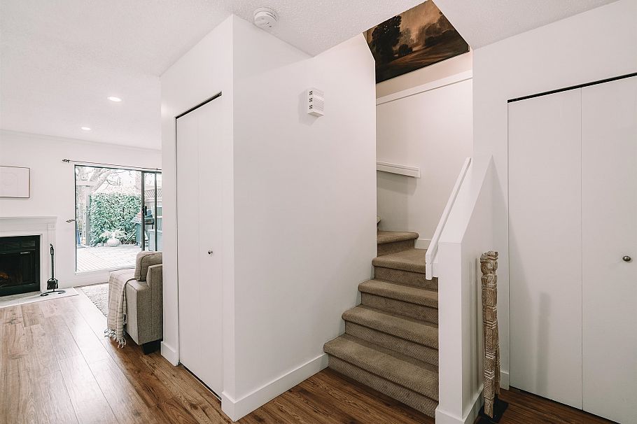 19 230 W 14th Street North Vancouver, BC - 3