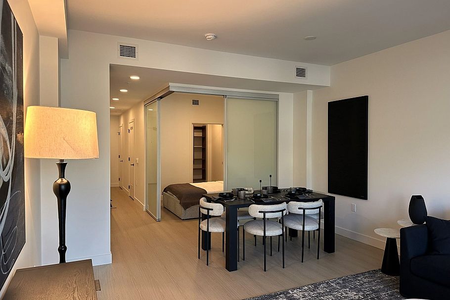 419 422 E 3rd Street North Vancouver, BC - 13