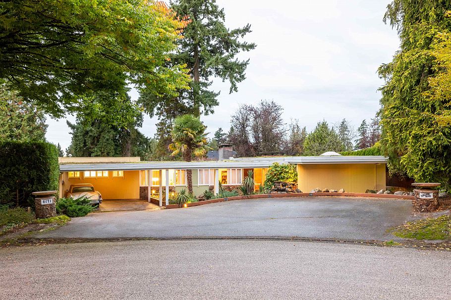 6171 Collingwood Street Vancouver, BC - 2