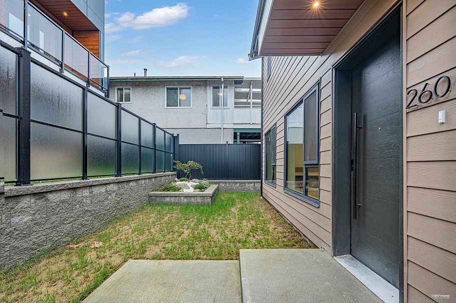 260 E 65th Avenue Vancouver, BC - 25