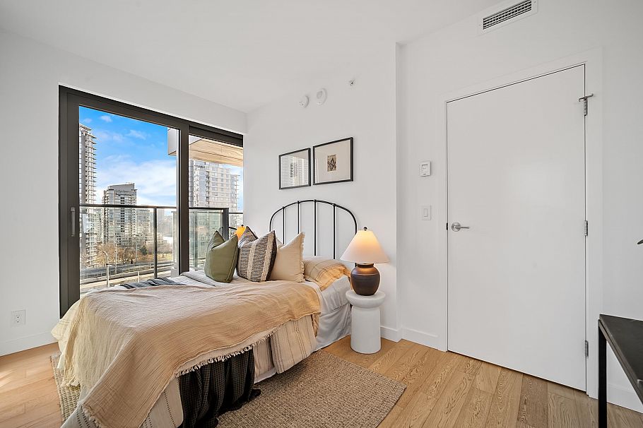 1501 1480 Howe Street Vancouver, BC - 17