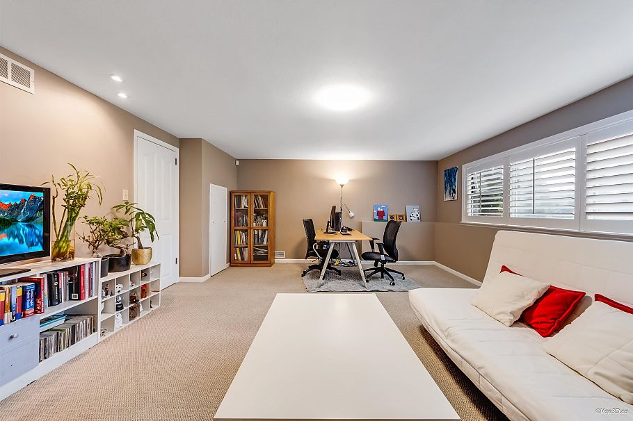 3020 Thorncliffe Drive North Vancouver, BC - 18